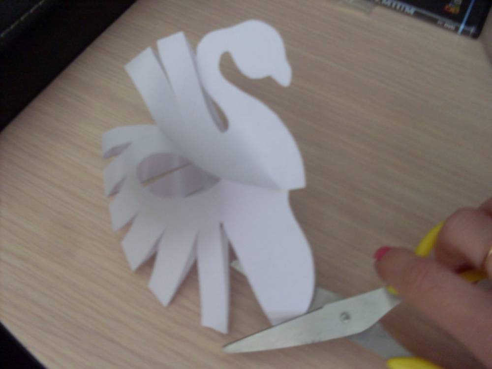 Конструирование лебедь в старшей группе. Конструирование лебедь. Конструирование на тему перелетные птицы. Конструирование лебедь из бумаги в старшей группе. Конструирование птицы.