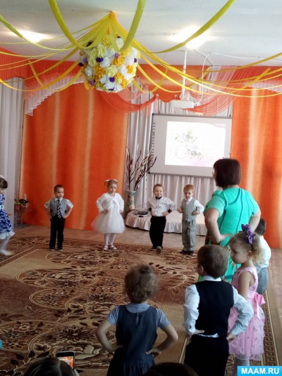 8 марта в средней группе с клоуном