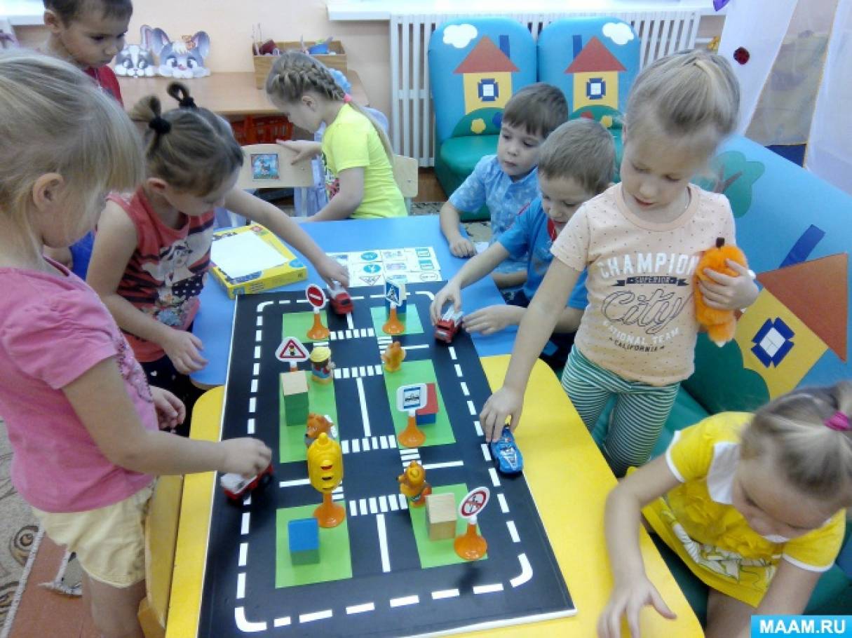Смотреть фотографию №1 Фото №1 Уголок ПДД в старшей группе