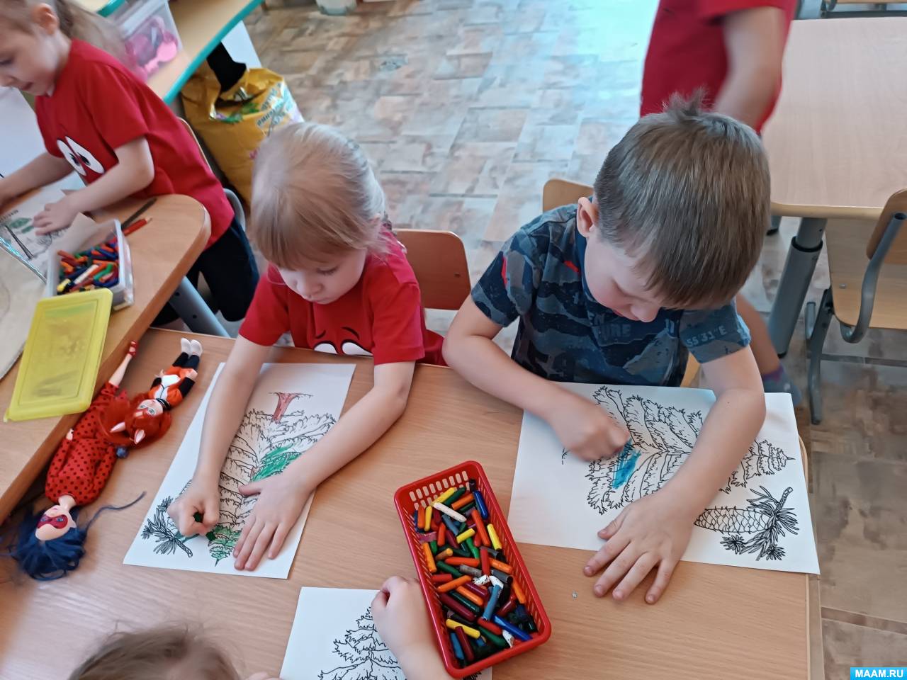 день ежа 2 февраля. рисование крупой в младшей группе. день ежа в детском саду подготовительная группа. аппликация еж. веселый ежик рисование в подготовительной группе.