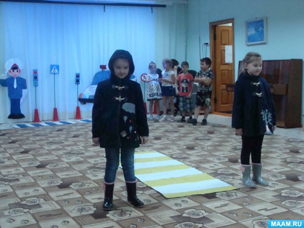 Смотреть фотографию №1 Фото №1 На город мягко плавно спускался темный вечер И по дороге к дому отправились все дети