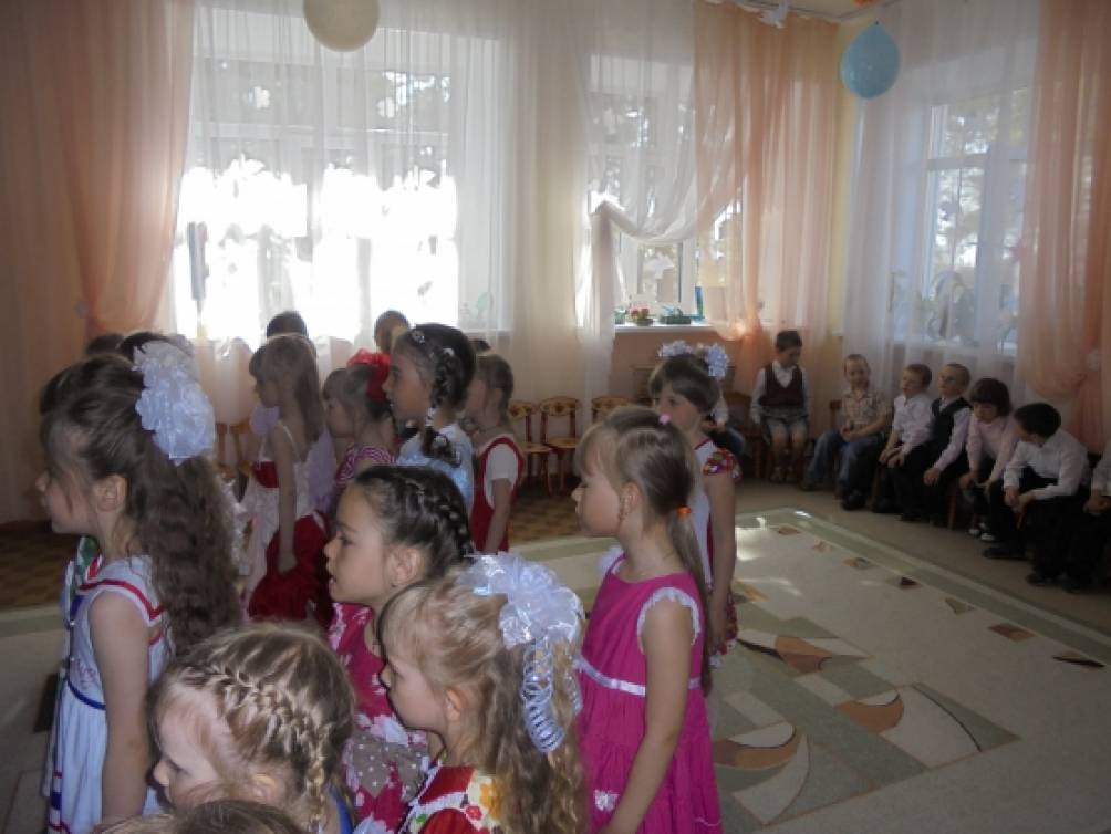 Смотреть фотографию №25 Фото №25 Мы попросили помочь родителей украсить группу к празднику