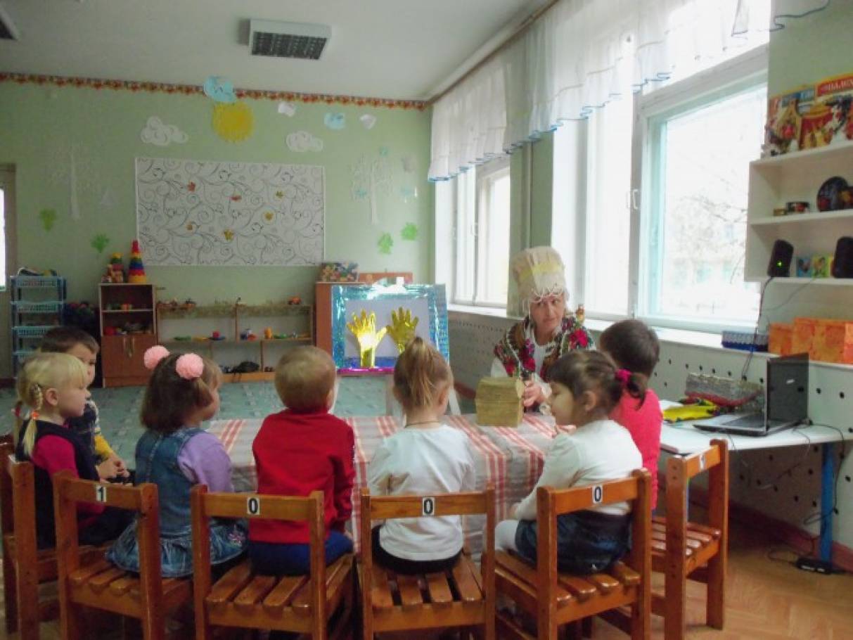 Чтение худ в старшей группе. Чтение сказки в группе. Чтение художественной литературы в детском саду. Чтение. Старшая группа. Занятие чтение художественной литературы в старшей группе.