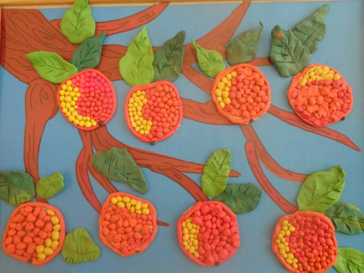 Пластилинография старшая группа занятия. Пластилинография ягоды в старшей группе. Пластилинография овощи и фрукты. Аппликация на тему овощи. Аппликация на тему фрукты.