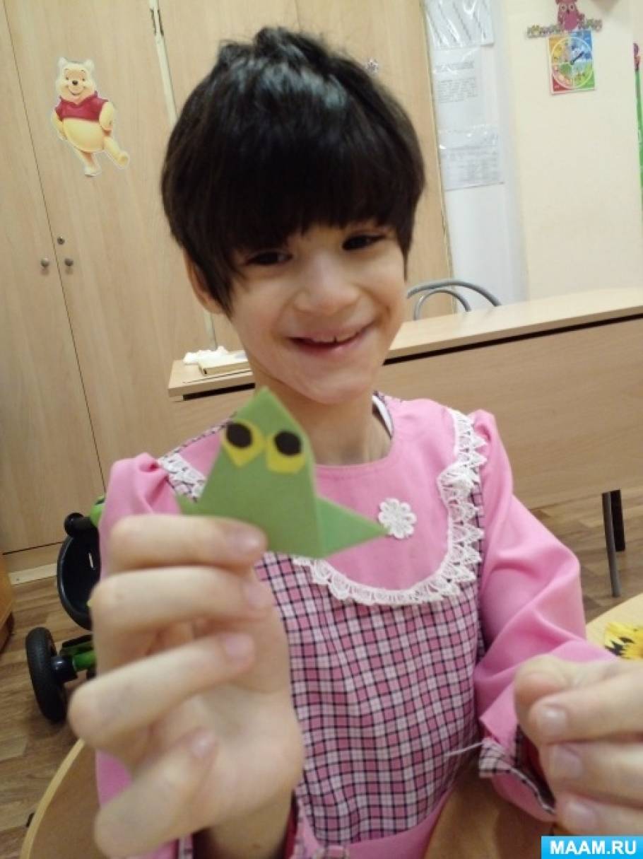Детский мастер-класс по конструированию из бумаги для детей с умственной отсталостью в развитии «Лягушка-квакушка»