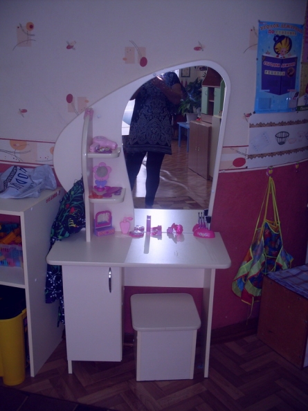 Смотреть фотографию №6 Фото №6 Родители помогли нам заказать мебель шкафы столы