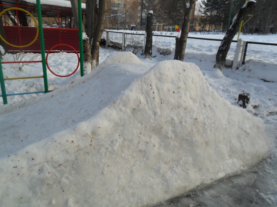 Смотреть фотографию №8 Фото №8 И пусть нас было немного но мы построили нашу красавицу горку Осталось только украсить её