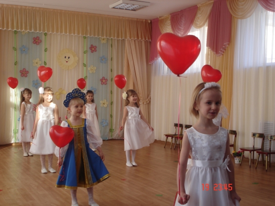«Любимые мамы, мы сердце вам дарим!» Фотоотчет с утренника 8 марта в подготовительной группе Фото «Любимые мамы, мы сердце вам дарим!» Фотоотчет с утренника 8 марта в подготовительной группе