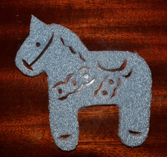 Конструирование лошадка. Аппликация лошадка из ткани. Аппликация лошадь фактурная. Лошадка аппликация для детей 3-4 лет.