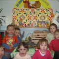 мама курица и цыпленок. 17f5f8974c265c9b4718b4c24d24e18c.jpg. мама курица и цыпленок фото. мама курица и цыпленок-17f5f8974c265c9b4718b4c24d24e18c.jpg. картинка мама курица и цыпленок. картинка 17f5f8974c265c9b4718b4c24d24e18c.jpg. Наталья Солодовникова Открытое логоритмическое занятие для детей 2–3 лет «Цыпленок и его семья»