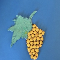 Детский мастер-класс по аппликации из природного материала «Гроздь винограда кишмиш» для детей дошкольного возраста