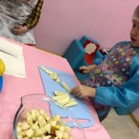 Посуда салатник столовые приборы салфетницы поднос