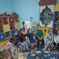 Занятие по чтению русской народной сказке «Пузырь, соломинка и лапоть» во второй младшей группе