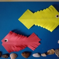 Мастер-класс поделки из цветной бумаги «Рыбки в озере»