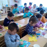 формировать у детей умение изготовлять поделку из круга