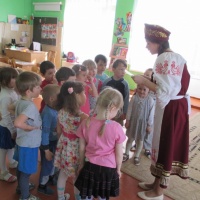 Декоративно-прикладное искусство. Занятие по рисованию в старшей группе «Карельская вышивка»