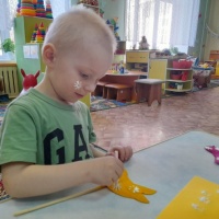 Сначала был выбран силуэт птицы