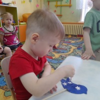 Вот бы вживую увидеть хотя бы одну райскую птичку подумали мы с ребятами накануне и решили сделать ручные поделки в виде птиц своими руками
