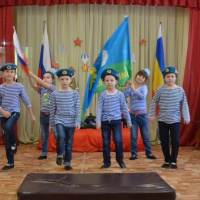 Главное создать у ребенка радостное настроение вызвать эмоциональный подъем и сформировать праздничную культуру