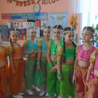 Хореография танца восточных красавиц под песню «Восточные сказки» на турецком языке группы «Блестящие»