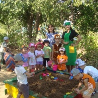 Летнее развлечение с песком «Мы — поварята» для детей средней группы