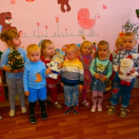 Фотоотчёт о НОД в первой младшей группе «День рождения Деда Мороза»