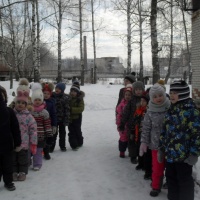 Развлечение на свежем воздухе для детей старшей группы «Зимние забавы»