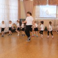Конспект НОД по физкультуре в средней группе детского сада «На помощь Снеговичку»
