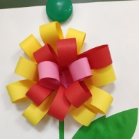Конструирование из цветной бумаги «Объемный цветок» для детей подготовительной группы