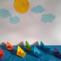 Детский мастер-класс по изготовлению кораблика в технике оригами ко Дню бумажного кораблика на МAAM
