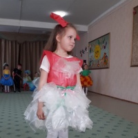 эко мода наряд костюм для детей. detsad 1391150 1556363065. эко мода наряд костюм для детей фото. эко мода наряд костюм для детей-detsad 1391150 1556363065. картинка эко мода наряд костюм для детей. картинка detsad 1391150 1556363065. Публикация «Сценарий костюмированного дефиле. » Сценарий костюмированного дефиле «Эко Мода» Цели и задачи: Углубить экологические знания детей через развитие творческих способностей. Формировать у детей чувство ответственности за состояние окружающей среды. Ведущий: Добрый день, уважаемые гости – взрослые и дети! Мы рады.