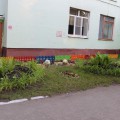 Здесь у нас грядки с овощами за которыми мы ухаживаем вместе с детьми
