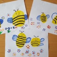 Конспект занятия по рисованию в старшей группе «Веселые пчелки»