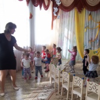 Сценарий музыкального развлечения для детей раннего возраста «Сундучок с игрушками»
