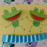 Детский мастер-класс по изготовлению аппликации с элементами рисования «Веселые лягушата» из бумаги и картона