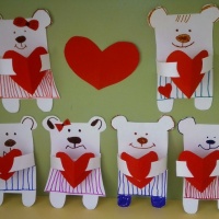 Детский мастер-класс по конструированию из бумаги «Мишка-обнимашка с сердечком»