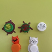 Детский мастер-класс по изготовлению поделки из пластиковых крышечек «Такие разные животные»