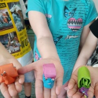 Детский мастер-класс поделки из пластилина и цветной бумаги «Улитка» ко Дню улитки на МAAM