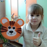 Детский мастер-класс по конструированию из бумажной тарелки подвески «Тигрёнок» с элементами рисования и аппликации
