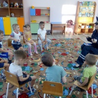 Средняя группа средней группе Ягодка В целях профилактики дорожно транспортного травматизма а также правонарушений среди детей и родителей в нашей группе Ягодка