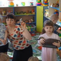 Лапы мальчика не шутки Чуть притиснешь и капут