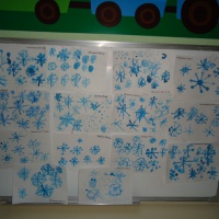 Конспект занятия по рисованию «Волшебные снежинки»