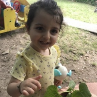 Фотоотчёт «Наблюдение в группе раннего возраста за огурцом»