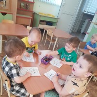Обед младшего воспитателя. Обед младшего воспитателя