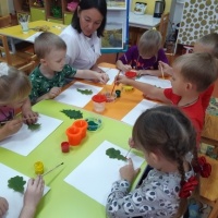 НОД по рисованию (печать листьями) в группе компенсирующей направленности для детей 5–6 лет «Золотая осень»