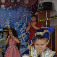 новогодний утренник по сказке теремок. сценарий на новый год для детей. детские конкурсы на новый год в школе. новогодний утренник в детском саду старшая группа. новогодние сценки для детей.