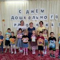 Фотоотчет «Конкурс чтецов в старшей разновозрастной группе ко Дню дошкольного работника»