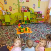 Конспект занятия по познавательному развитию «игрушки по местам» в группе раннего возраста