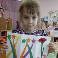 Задачи Учить детей аккуратно приклеивать готовые детали флаг самолёт танк корабль салют