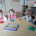 Дидактические игры на развитие сенсорных эталонов (цвет, величина) для детей младшего дошкольного возраста.